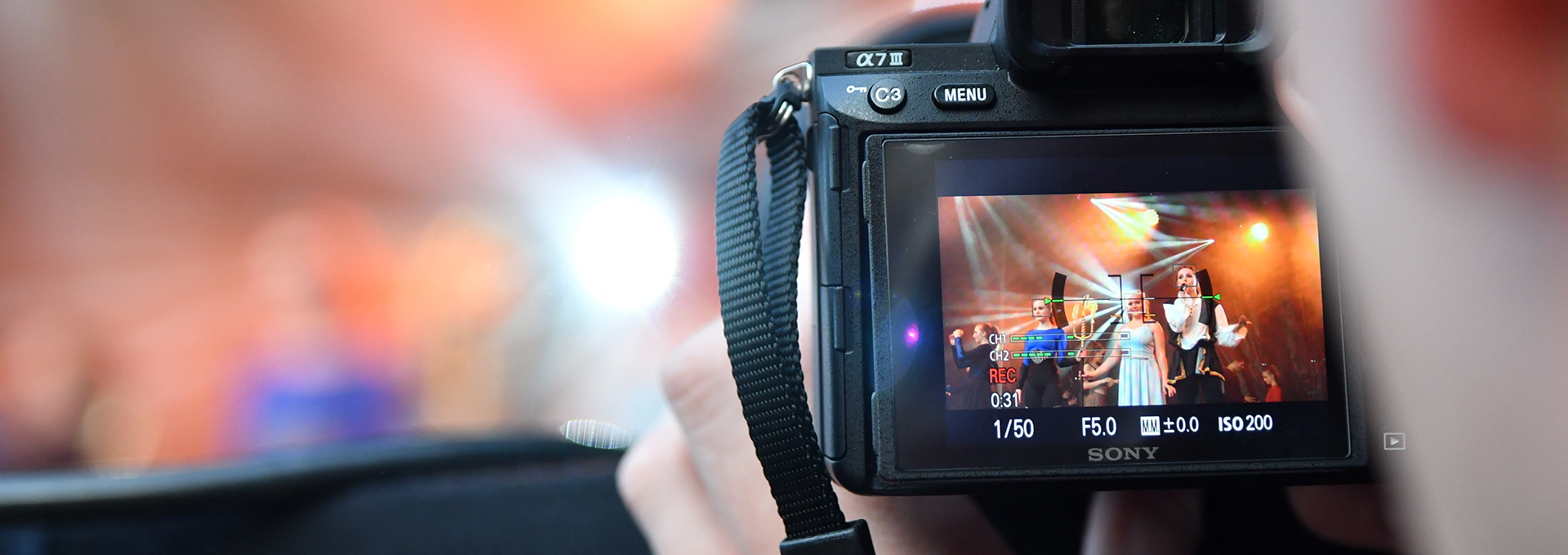 Bildschirm einer Kamera mit Motiv von der Bühne.