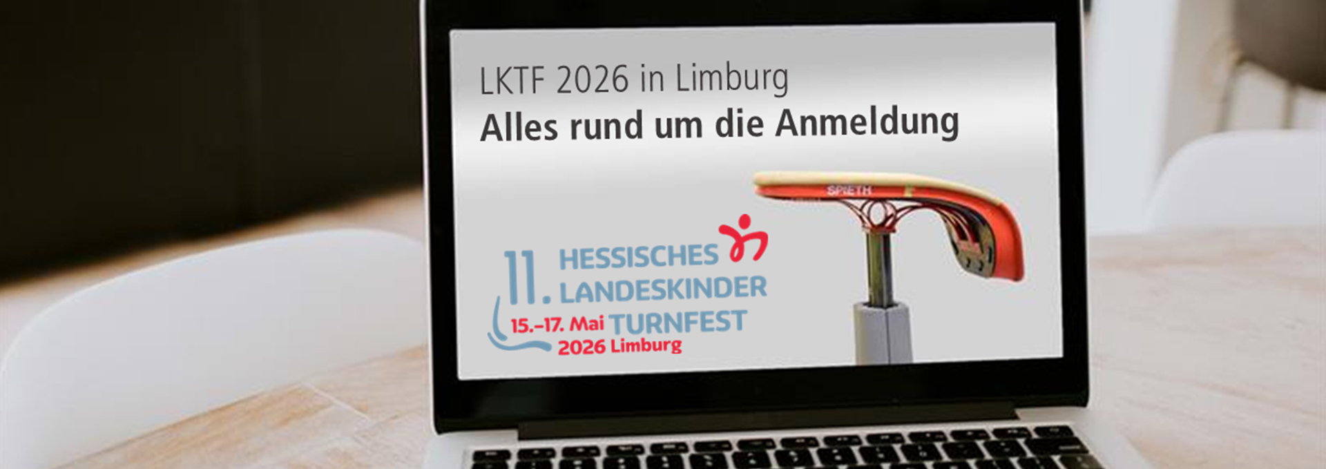 Laptop mit einer Aufschrift zum Landeskinderturnfest.